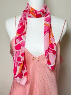 Vintage 60-70s Silk Blend Scarf Bright Pink Girly Retro Groovy Hippie Wrap 💓🍊